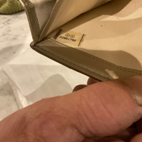 Chanel lambskin quilted large gusset flap wallet - Picture 2 of 6